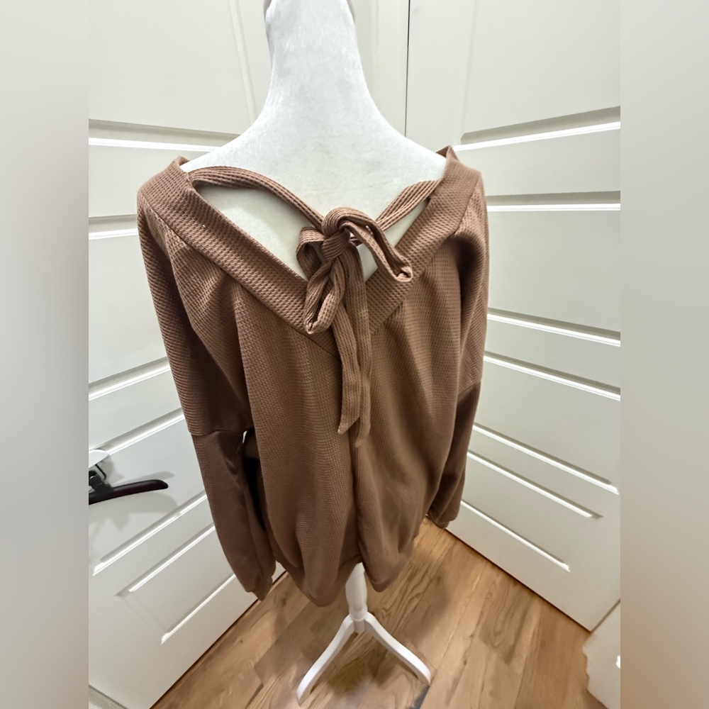 NWT. Ouges. Tie Back V Neck Waffle Knit Top. Brow… - image 5